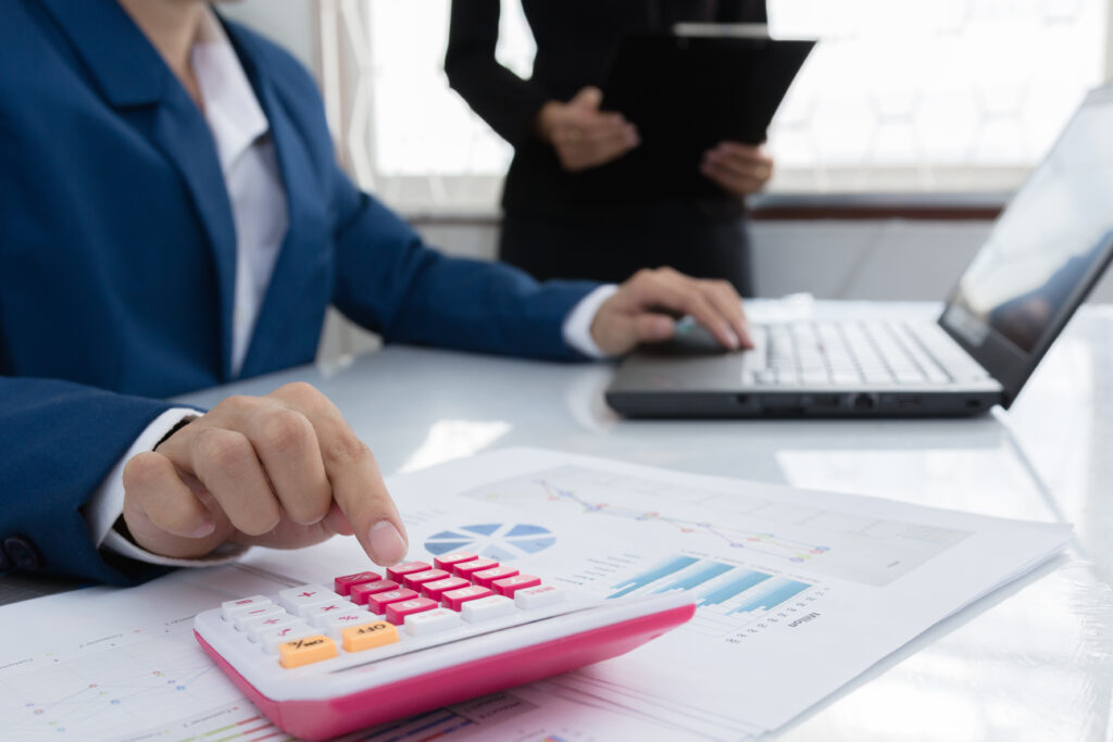 A terceirização financeira é o ato de contratar uma empresa externa para cuidar das finanças da sua empresa. Mas, é confiável?